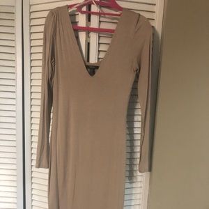 Body con form fitting long sleeve midi dress